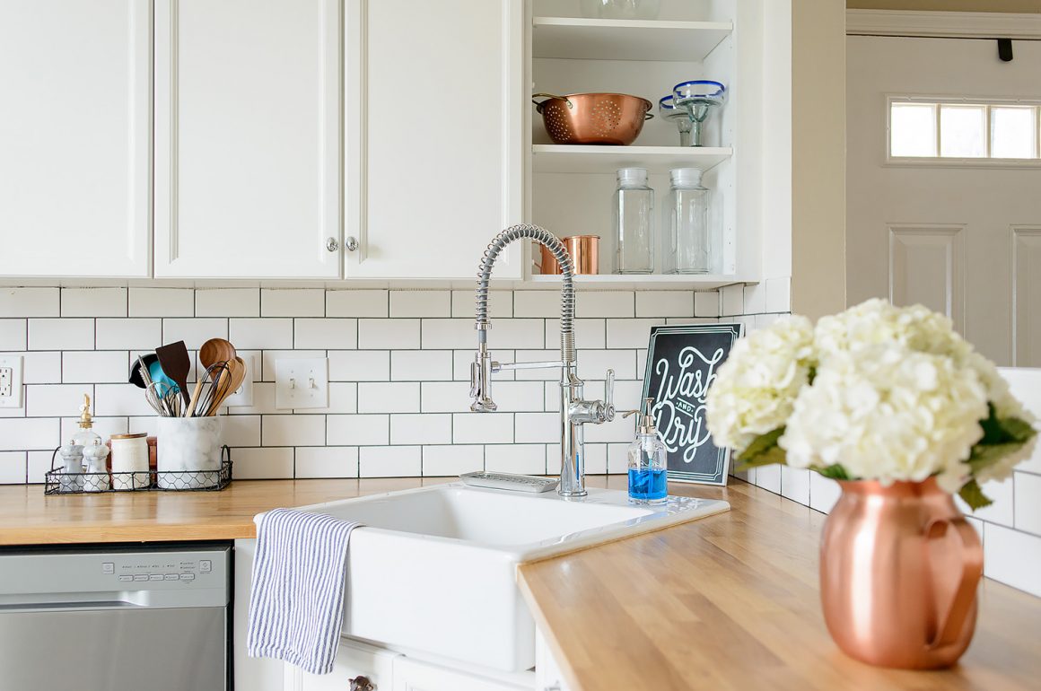 farm house style kitchen detail